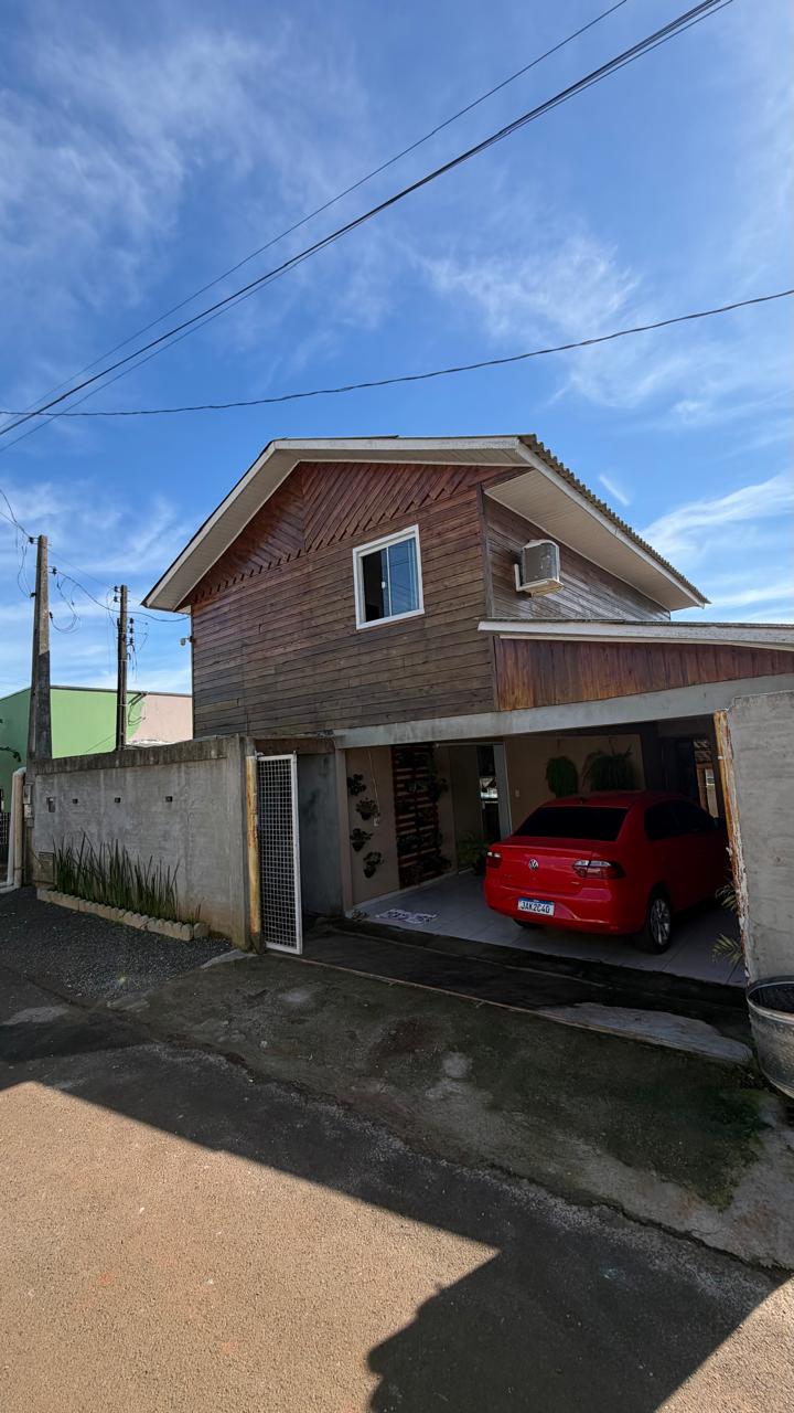 Casa com 3 quartos em Pinhazinho 