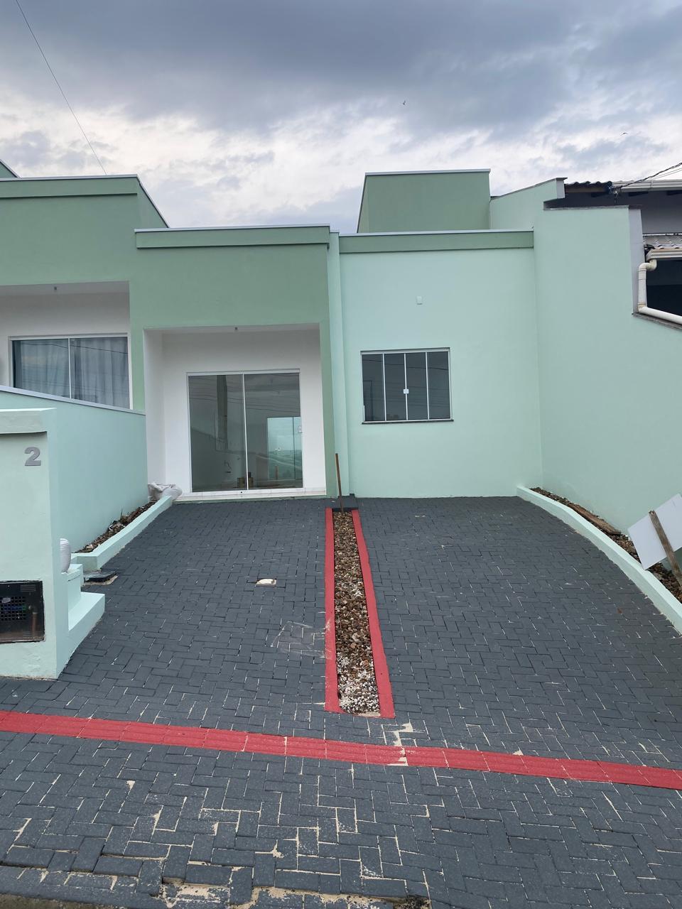 Casa 2 quartos bem localizada 